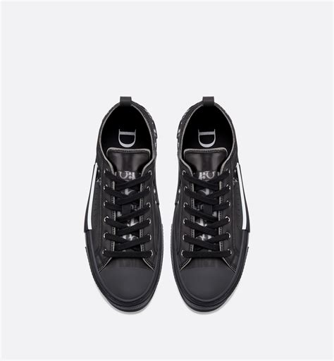 b23 low top sneaker